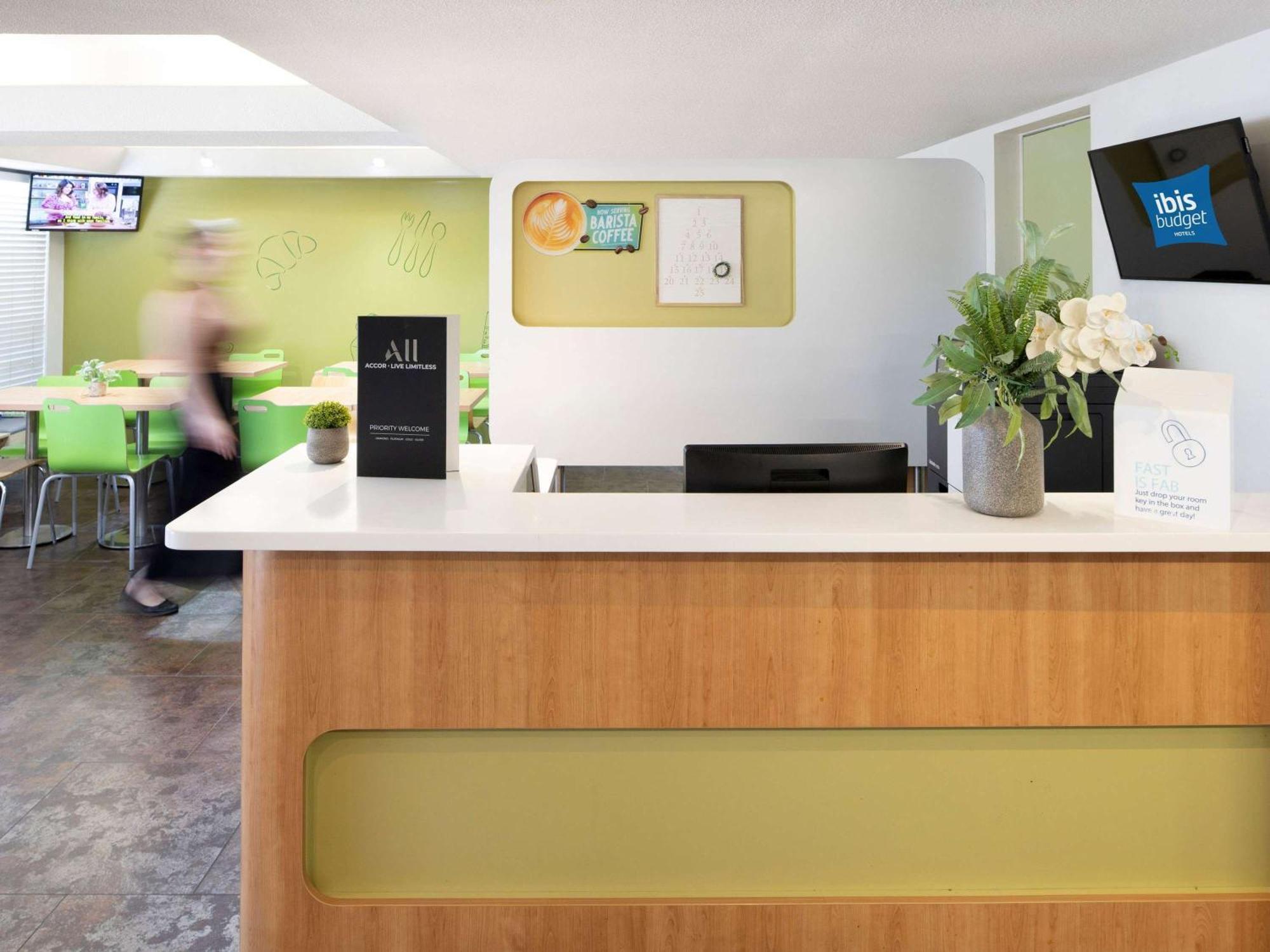Ibis Budget Canberra Camberra Exterior foto